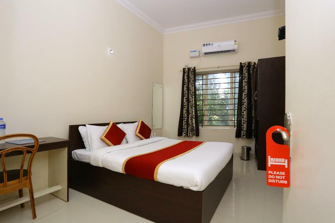 Oyo 9118 Saravana Inn Thiruvananthapuram Екстериор снимка