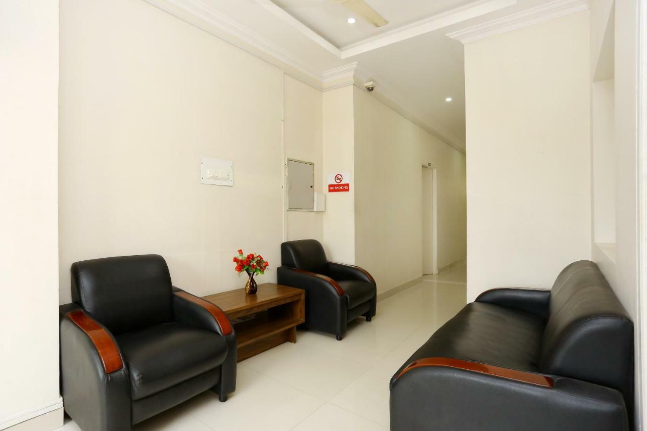 Oyo 9118 Saravana Inn Thiruvananthapuram Екстериор снимка