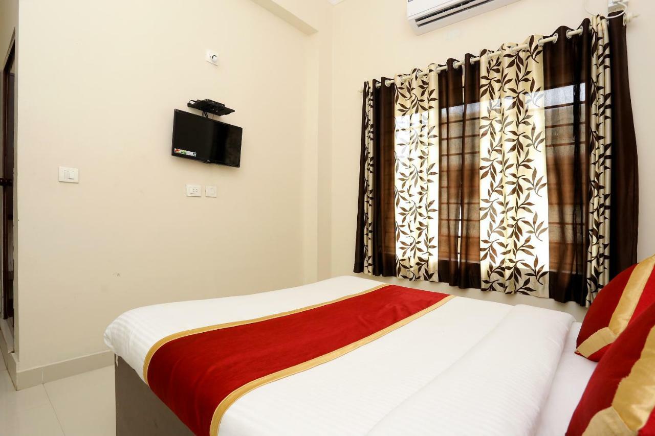 Oyo 9118 Saravana Inn Thiruvananthapuram Екстериор снимка