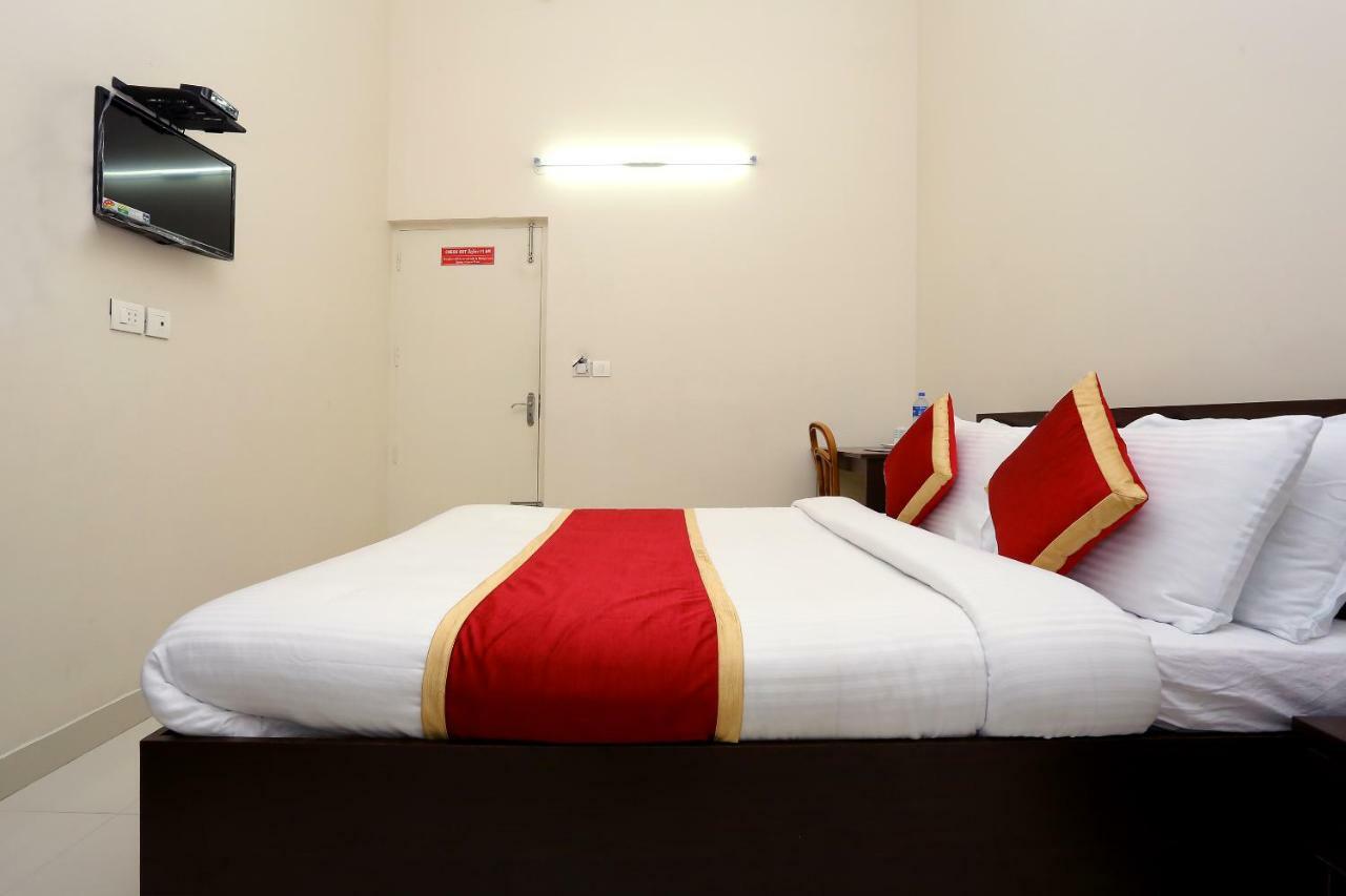 Oyo 9118 Saravana Inn Thiruvananthapuram Екстериор снимка